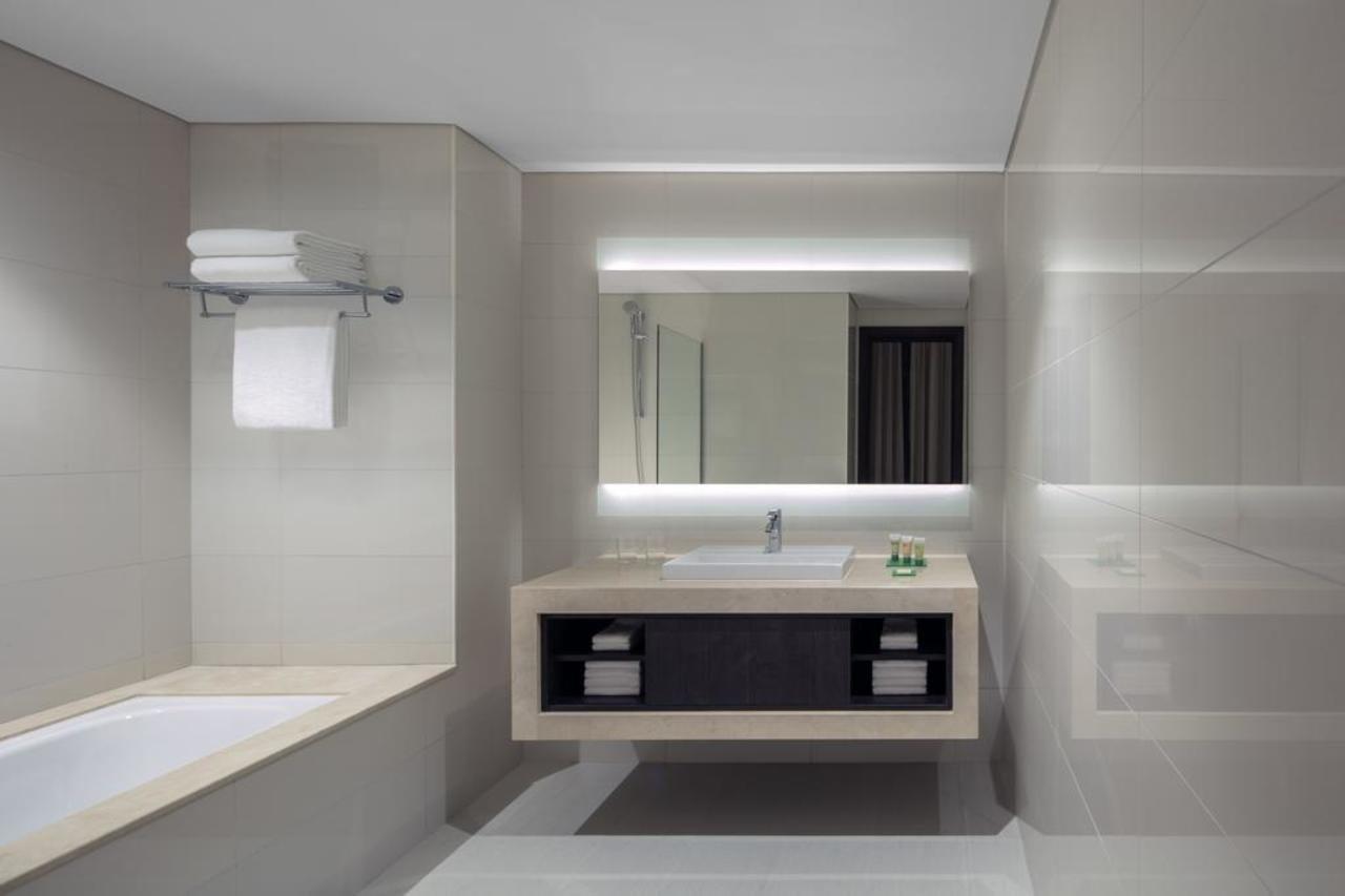 Отель Hyatt Place Jumeirah Residences 4*
