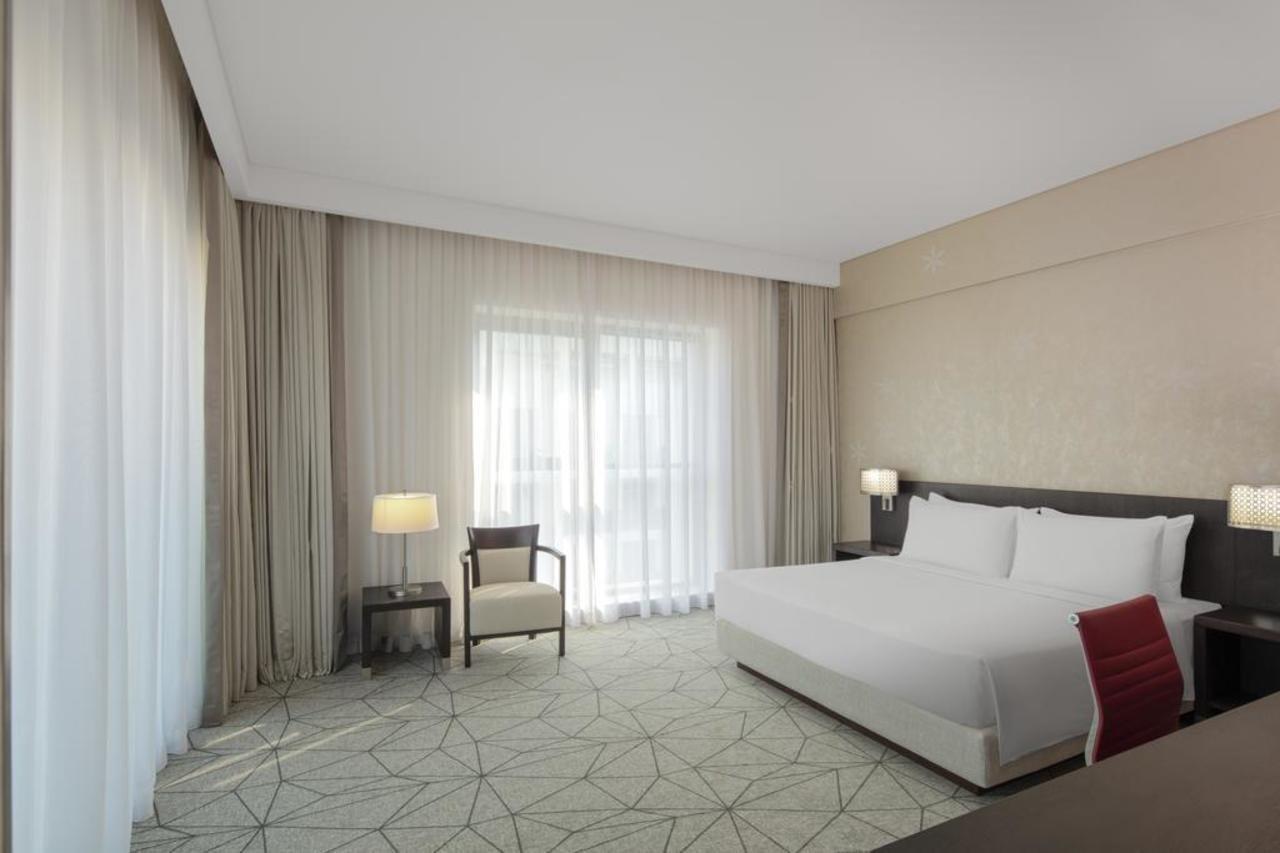 Hyatt Place Jumeirah Residences Отель